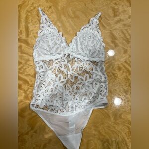 Abercrombie & Fitch White Lace Bodysuit with Floral Patterns